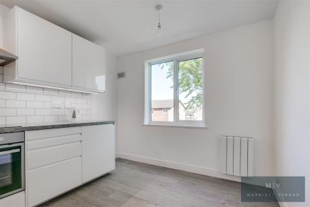 2 bedroom Flat for sale in Anselm Close, Croydon