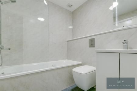 2 bedroom Flat for sale in Anselm Close, Croydon