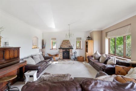 4 bedroom Detached bungalow for sale in Church Way, South Croydon