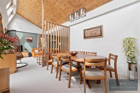 4 bedroom Detached bungalow for sale in Waldegrove, Park Hill, Croydon