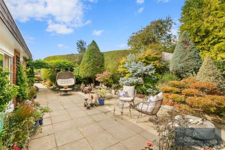 4 bedroom Detached bungalow for sale in Waldegrove, Park Hill, Croydon