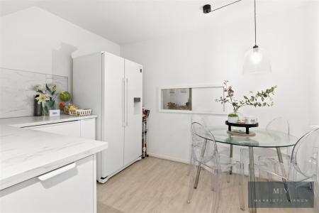 2 bedroom Flat for sale in Park Hill Rise, Croydon
