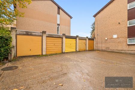 2 bedroom Flat for sale in Park Hill Rise, Croydon