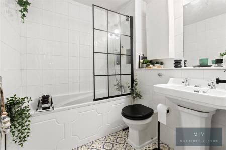 2 bedroom Flat for sale in Park Hill Rise, Croydon