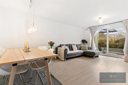 2 bedroom Flat for sale in Park Hill Rise, Croydon