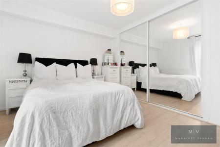 2 bedroom Flat for sale in Park Hill Rise, Croydon