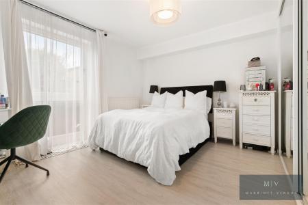 2 bedroom Flat for sale in Park Hill Rise, Croydon
