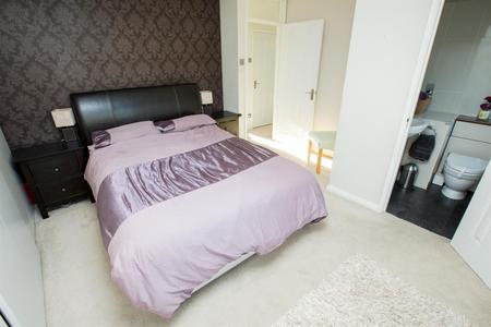 4 bedroom Detached house to let in Purley Downs Road, South Croydon