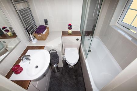 4 bedroom Detached house to let in Purley Downs Road, South Croydon