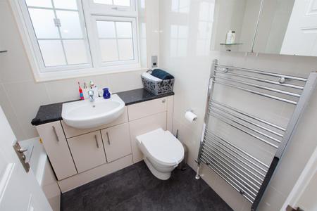 4 bedroom Detached house to let in Purley Downs Road, South Croydon