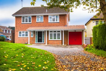 4 bedroom Detached house to let in Purley Downs Road, South Croydon