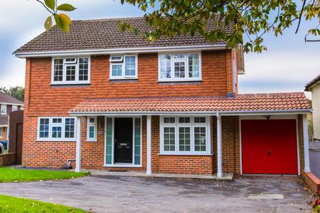 4 bedroom Detached house to let in Purley Downs Road, South Croydon