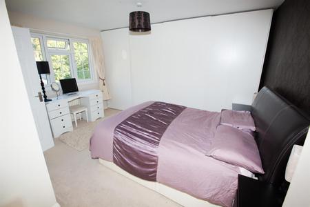 4 bedroom Detached house to let in Purley Downs Road, South Croydon