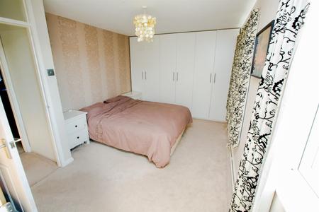 4 bedroom Detached house to let in Purley Downs Road, South Croydon