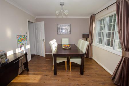 4 bedroom Detached house to let in Purley Downs Road, South Croydon