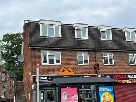 2 bedroom Flat to let in Godstone Road, Whyteleafe