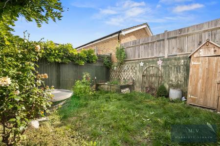2 bedroom Semi-detached house for sale in Napier Road, South Croydon