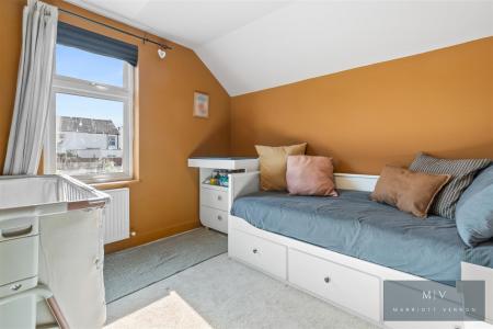 2 bedroom Semi-detached house for sale in Napier Road, South Croydon