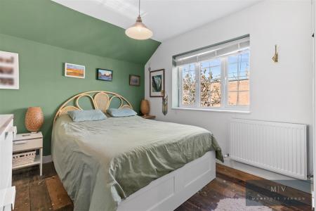 2 bedroom Semi-detached house for sale in Napier Road, South Croydon