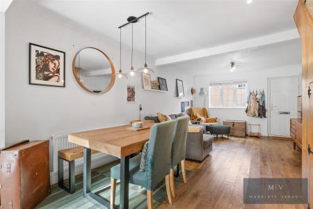 2 bedroom Semi-detached house for sale in Napier Road, South Croydon