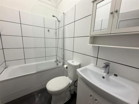 1 bedroom Flat to let in Birdhurst Road, South Croydon