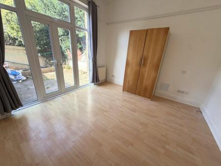 1 bedroom Flat to let in Birdhurst Road, South Croydon
