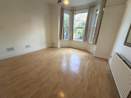 1 bedroom Flat to let in Birdhurst Road, South Croydon