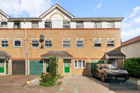 4 bedroom Terraced House for sale in Whitstable Place, Croydon