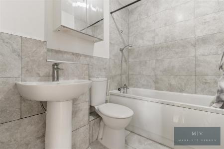4 bedroom Terraced House for sale in Whitstable Place, Croydon