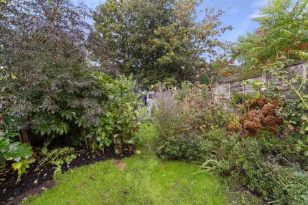 2 bedroom End of terrace house for sale in St. Peters Street, South Croydon