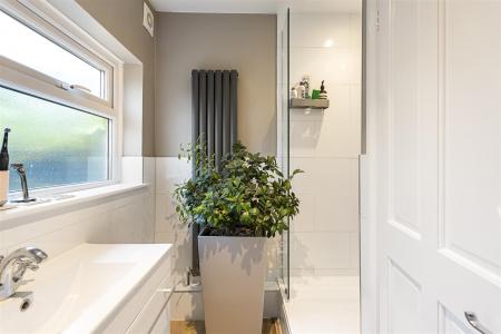 2 bedroom End of terrace house for sale in St. Peters Street, South Croydon