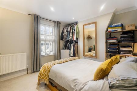 2 bedroom End of terrace house for sale in St. Peters Street, South Croydon