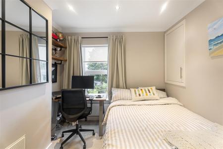 2 bedroom End of terrace house for sale in St. Peters Street, South Croydon
