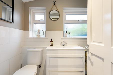 2 bedroom End of terrace house for sale in St. Peters Street, South Croydon