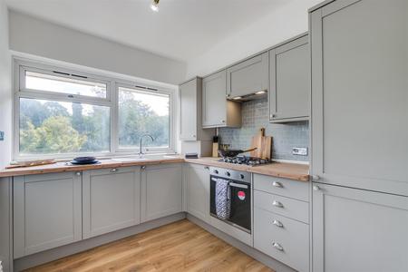 2 bedroom Flat for sale in 18 Chatsworth Road, Croydon