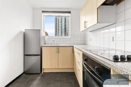 1 bedroom Flat to let in Tavistock Road, Croydon