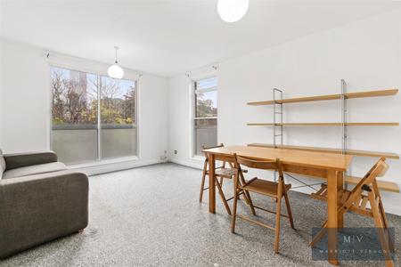 1 bedroom Flat to let in Tavistock Road, Croydon