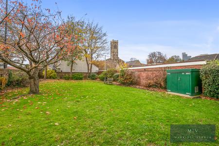 1 bedroom Flat to let in Tavistock Road, Croydon