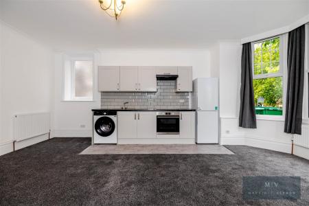 1 bedroom Flat to let in Beech House Road, Croydon