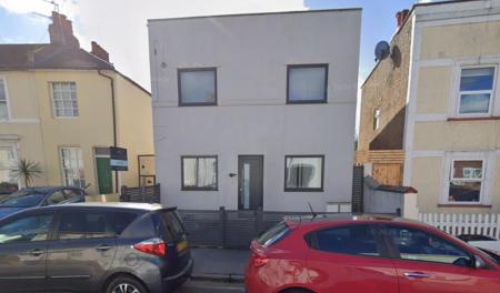 1 bedroom Flat to let in Leslie Park Road, Croydon