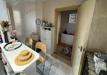 1 bedroom Flat to let in London Road, West Croydon
