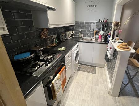 1 bedroom Flat to let in London Road, West Croydon