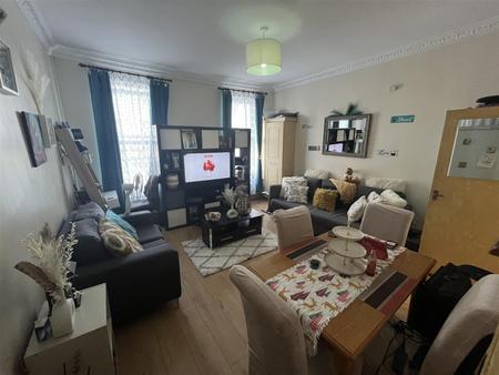 1 bedroom Flat to let in London Road, West Croydon