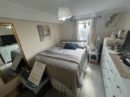 1 bedroom Flat to let in London Road, West Croydon