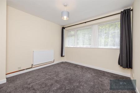 3 bedroom Terraced House for sale in Chichele Gardens, Croydon