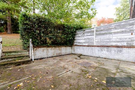 3 bedroom Terraced House for sale in Chichele Gardens, Croydon