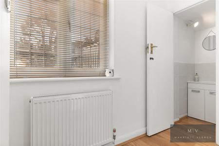 5 bedroom Detached house for sale in Manor Way, South Croydon