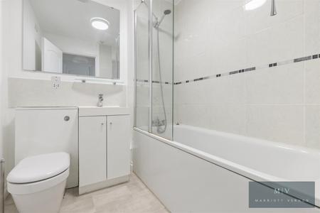 2 bedroom Flat to let in Normanton Road, South Croydon