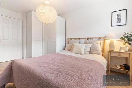 1 bedroom Flat for sale in Crunden Road, South Croydon