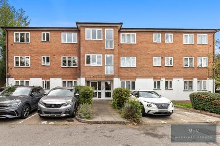 1 bedroom Flat for sale in Crunden Road, South Croydon